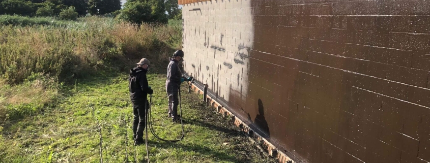 Waterdicht spouwblad Liquid rubber voor een heuvel huis